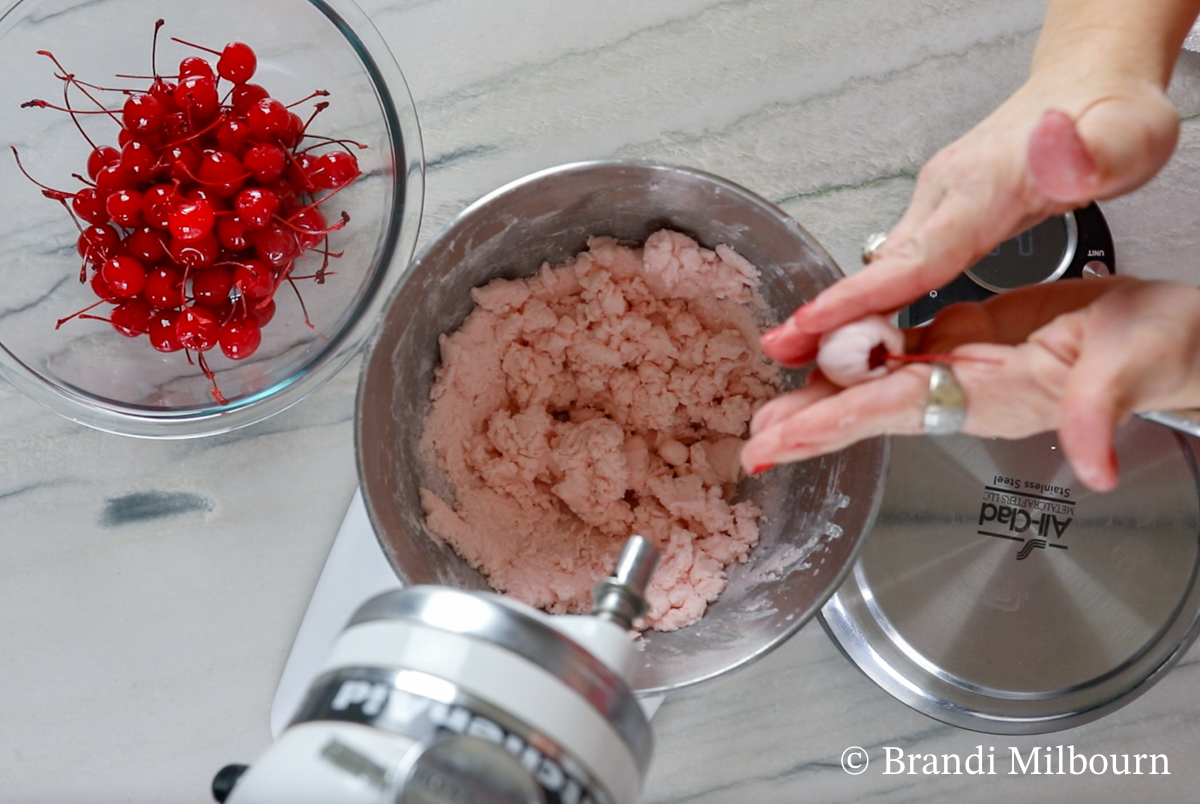 forming a Ball with fondant 