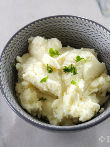 bowl full of Amazingly Delicious Instant Mashed Potatoes